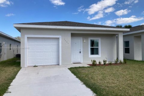 Villa ou maison à louer à Sebring, Floride: 3 chambres, 123.56 m2 № 1971686 - photo 3
