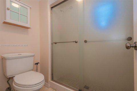 Condo in North Lauderdale, Florida, 2 bedrooms  № 1731174 - photo 20