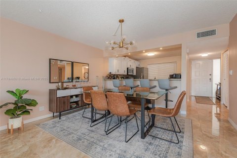 Condo in North Lauderdale, Florida, 2 bedrooms  № 1731174 - photo 13