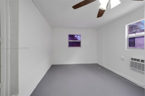 Купить виллу или дом в Норт-Майами, Флорида 3 спальни, 71.35м2, № 2048691 - фото 16