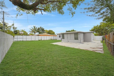 Купить виллу или дом в Норт-Майами, Флорида 3 спальни, 71.35м2, № 2048691 - фото 22