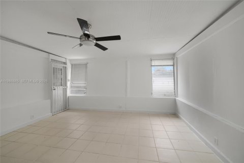 Купить виллу или дом в Норт-Майами, Флорида 3 спальни, 71.35м2, № 2048691 - фото 10