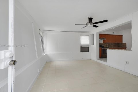 Купить виллу или дом в Норт-Майами, Флорида 3 спальни, 71.35м2, № 2048691 - фото 11