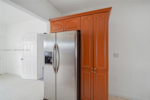 Купить виллу или дом в Норт-Майами, Флорида 3 спальни, 71.35м2, № 2048691 - фото 9