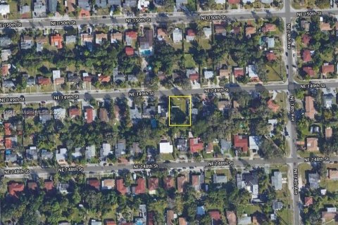 House in Miami, Florida 3 bedrooms № 1857607 - photo 1