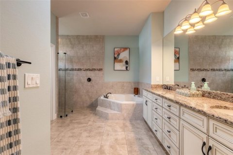 House in New Smyrna Beach, Florida 3 bedrooms, 266.26 sq.m. № 2258756 - photo 25