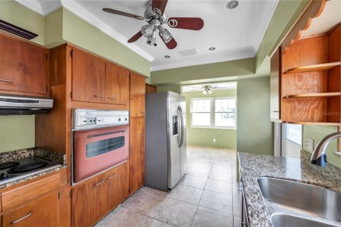 Propiedad comercial en venta en Gulfport, Florida, 5 dormitorios, 250.84 m2 № 1537310 - foto 16