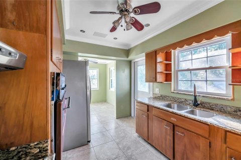 Propiedad comercial en venta en Gulfport, Florida, 5 dormitorios, 250.84 m2 № 1537310 - foto 14
