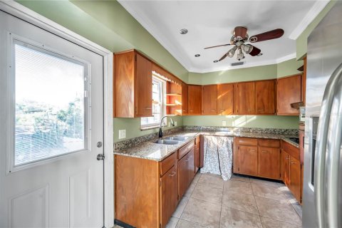 Propiedad comercial en venta en Gulfport, Florida, 5 dormitorios, 250.84 m2 № 1537310 - foto 12