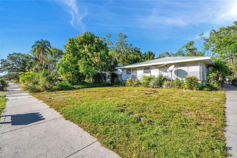 Propiedad comercial en venta en Gulfport, Florida, 5 dormitorios, 250.84 m2 № 1537310 - foto 5