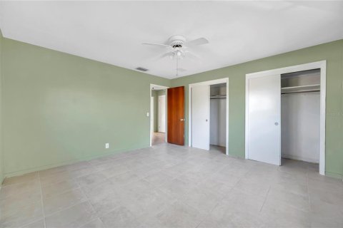 Propiedad comercial en venta en Gulfport, Florida, 5 dormitorios, 250.84 m2 № 1537310 - foto 30