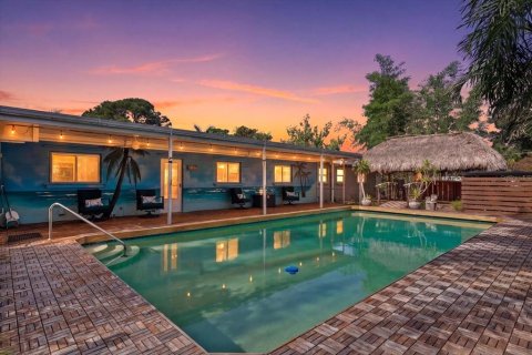 Villa ou maison à vendre à Sarasota, Floride: 3 chambres, 195.93 m2 № 2289492 - photo 2