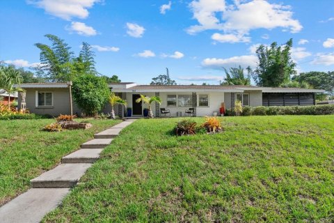 House in Sarasota, Florida 3 bedrooms, 195.93 sq.m. № 2289492