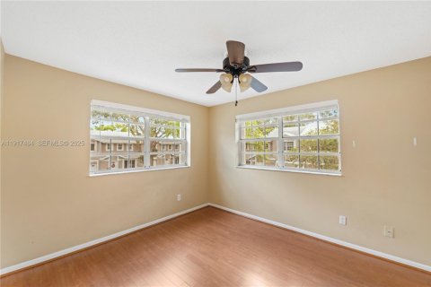 Снять в аренду таунхаус в Купер-Сити, Флорида 3 спальни, 138.24м2, № 1989209 - фото 18