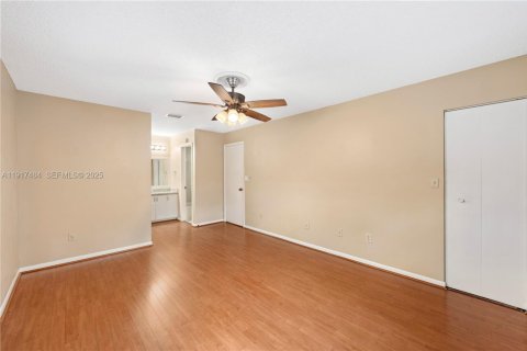 Снять в аренду таунхаус в Купер-Сити, Флорида 3 спальни, 138.24м2, № 1989209 - фото 12