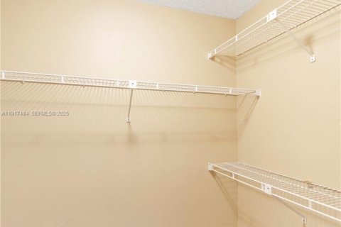 Снять в аренду таунхаус в Купер-Сити, Флорида 3 спальни, 138.24м2, № 1989209 - фото 13