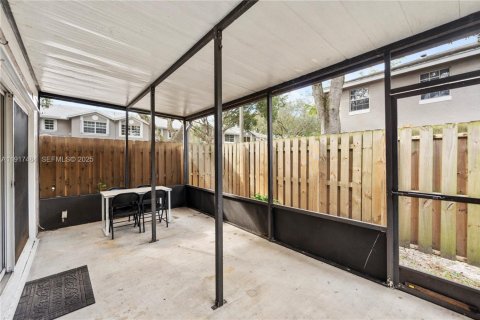 Снять в аренду таунхаус в Купер-Сити, Флорида 3 спальни, 138.24м2, № 1989209 - фото 25