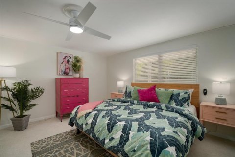 Casa en venta en Bradenton, Florida, 9 dormitorios, 476.96 m2 № 2224480 - foto 15