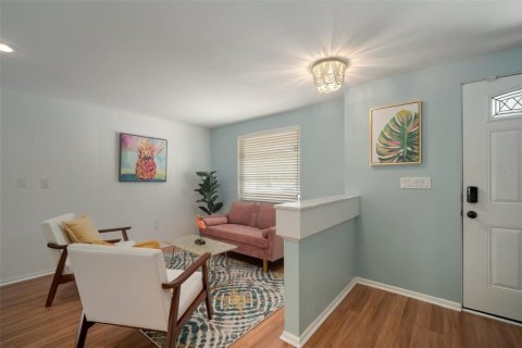 Casa en venta en Bradenton, Florida, 9 dormitorios, 476.96 m2 № 2224480 - foto 17