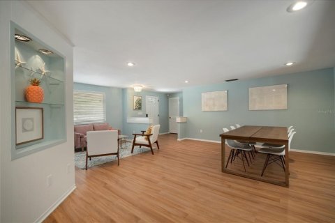 Casa en venta en Bradenton, Florida, 9 dormitorios, 476.96 m2 № 2224480 - foto 24