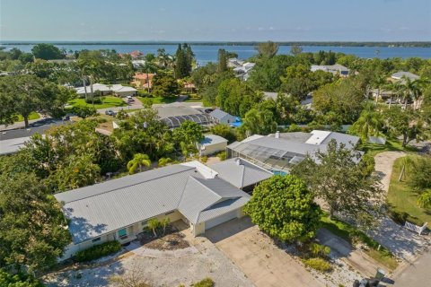 Casa en venta en Bradenton, Florida, 9 dormitorios, 476.96 m2 № 2224480 - foto 3