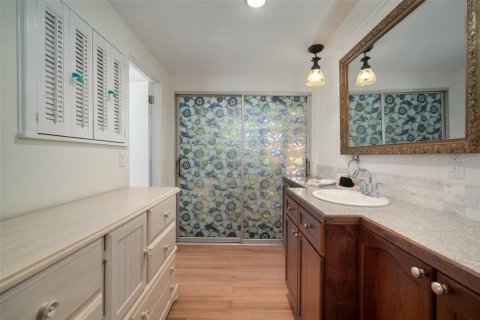 Casa en venta en Bradenton, Florida, 9 dormitorios, 476.96 m2 № 2224480 - foto 6