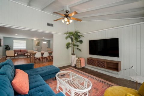 Casa en venta en Bradenton, Florida, 9 dormitorios, 476.96 m2 № 2224480 - foto 28