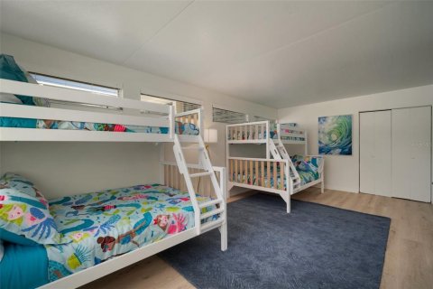 Casa en venta en Bradenton, Florida, 9 dormitorios, 476.96 m2 № 2224480 - foto 14
