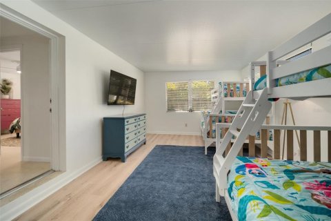 Casa en venta en Bradenton, Florida, 9 dormitorios, 476.96 m2 № 2224480 - foto 13