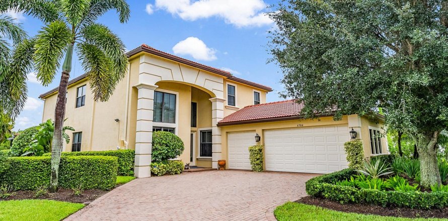 Villa ou maison à West Palm Beach, Floride 4 chambres, 354.79 m2 № 2248369