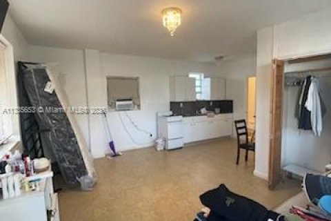 Casa en venta en Miami Beach, Florida, 6 dormitorios, 237.18 m2 № 1861882 - foto 8