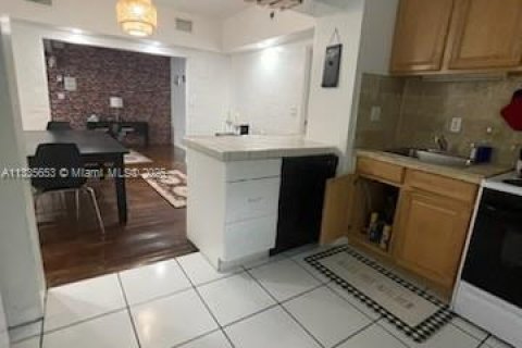Casa en venta en Miami Beach, Florida, 6 dormitorios, 237.18 m2 № 1861882 - foto 12
