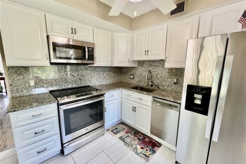 Copropriété à vendre à Clearwater, Floride: 2 chambres, 102.19 m2 № 1665809 - photo 13