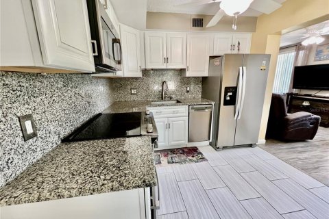 Copropriété à vendre à Clearwater, Floride: 2 chambres, 102.19 m2 № 1665809 - photo 12