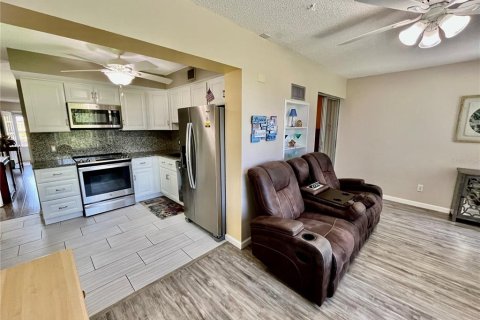 Condo in Clearwater, Florida, 2 bedrooms  № 1665809 - photo 16