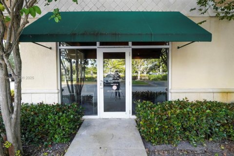 Propiedad comercial en venta en Miramar, Florida № 1766432 - foto 8