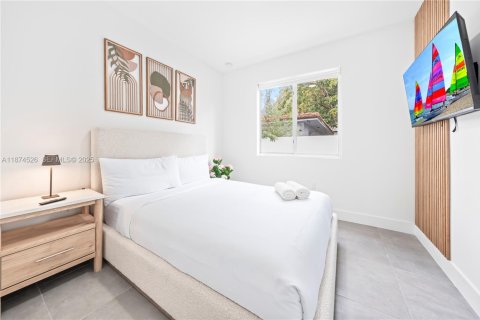 Touwnhouse à vendre à Miami, Floride: 6 chambres, 263.47 m2 № 2089245 - photo 27