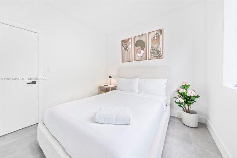 Touwnhouse à vendre à Miami, Floride: 6 chambres, 263.47 m2 № 2089245 - photo 28