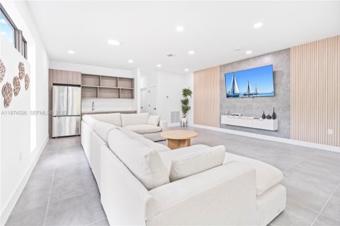 Touwnhouse à vendre à Miami, Floride: 6 chambres, 263.47 m2 № 2089245 - photo 8