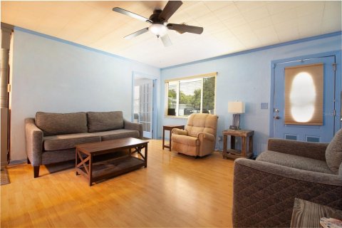 House in Clearwater, Florida 3 bedrooms, 103.86 sq.m. № 1812710 - photo 6