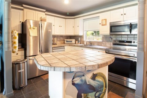 House in Clearwater, Florida 3 bedrooms, 103.86 sq.m. № 1812710 - photo 9