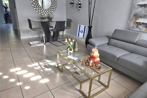 Condo in Homestead, Florida, 3 bedrooms  № 1953632 - photo 2