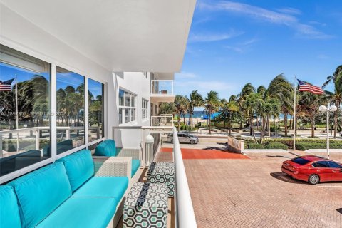 Condo in Pompano Beach, Florida, 3 bedrooms  № 2054382 - photo 27