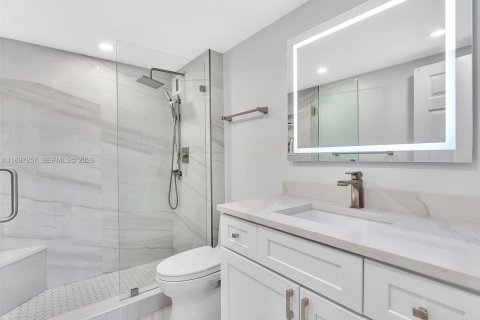 Condo in Pompano Beach, Florida, 3 bedrooms  № 2054382 - photo 17