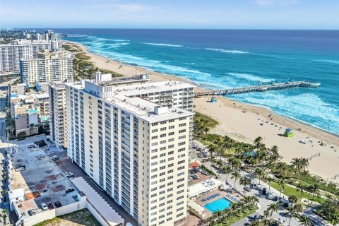 Condo in Pompano Beach, Florida, 3 bedrooms  № 2054382