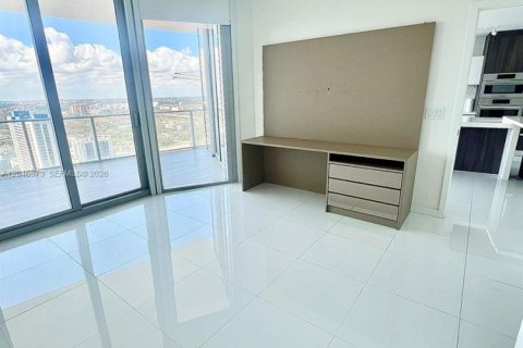 Condo in Miami, Florida, 1 bedroom № 2243113 - photo 14
