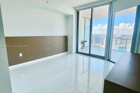 Condo in Miami, Florida, 1 bedroom № 2243113 - photo 13