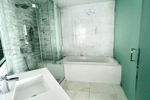 Condo in Miami, Florida, 1 bedroom № 2243113 - photo 20