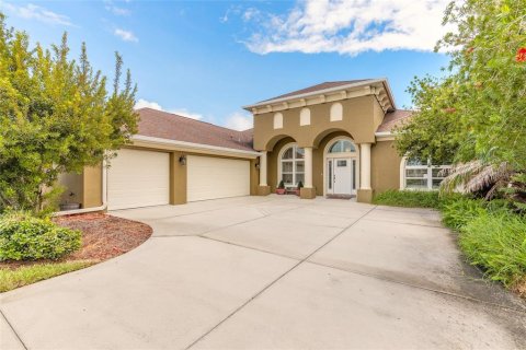 Villa ou maison à New Smyrna Beach, Floride 3 chambres, 254.92 m2 № 2371513