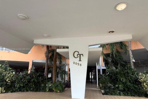 Кондоминиум с 1 спальней в Норт-Майами-Бич, Флорида № 2034880